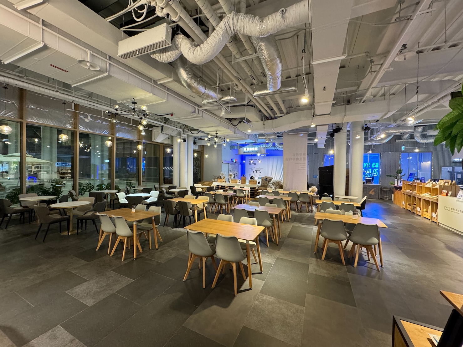 DYC 打咖啡 用餐區/包場區/公司聚餐/派對